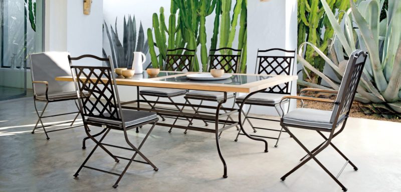 1100 2504a Manutti Capri Dining Table