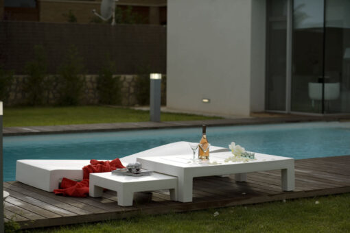 vondom JUT outdoor coffee table, is the one, if you looking for style. Its clean its modern its the one you need. Indoor or out its the perfect centerpiece.