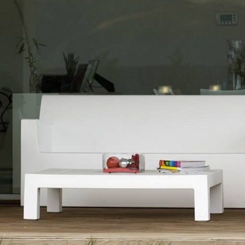 vondom JUT outdoor coffee table, is the one, if you looking for style. Its clean its modern its the one you need. Indoor or out its the perfect centerpiece.