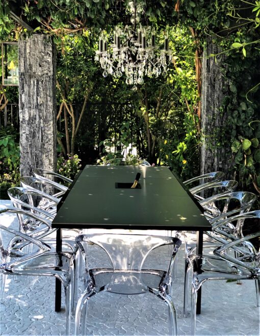 champagne dining table