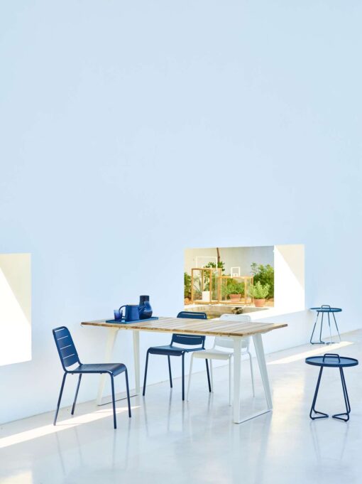 Zavier is a simple yet unique dining table brings light and happiness in whatever place you put it, dose not matter if its indoors or out.