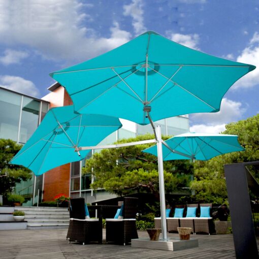 Splendid Umbrella has five canopies that fan out from a single pole, unique and great for gatherings.