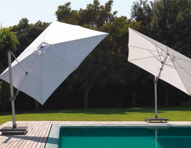 Twist 10' 360° Rotation Cantilever Umbrella