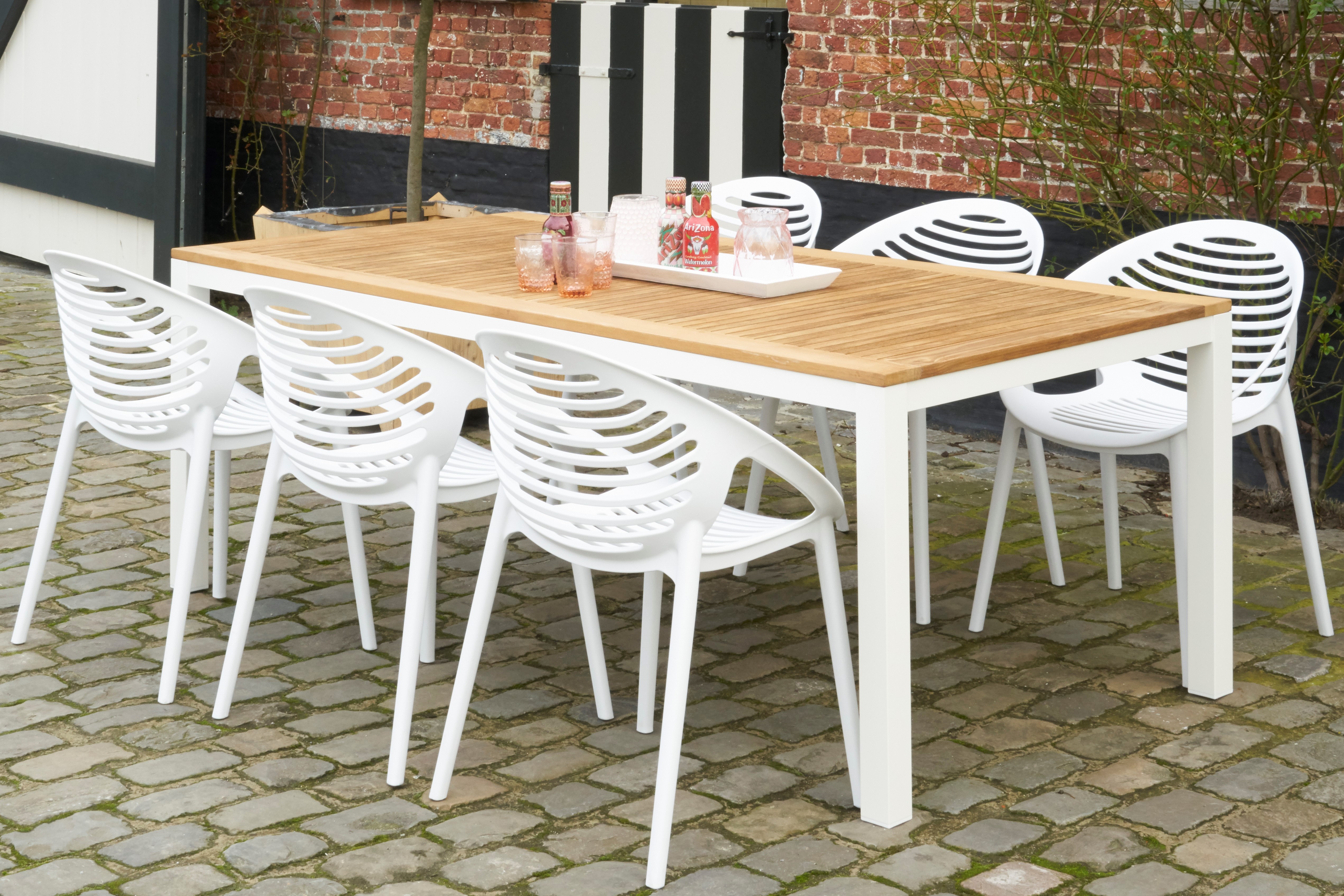 Contemporary Outdoor Dining Table And Chairs | Ricetta ed ingredienti