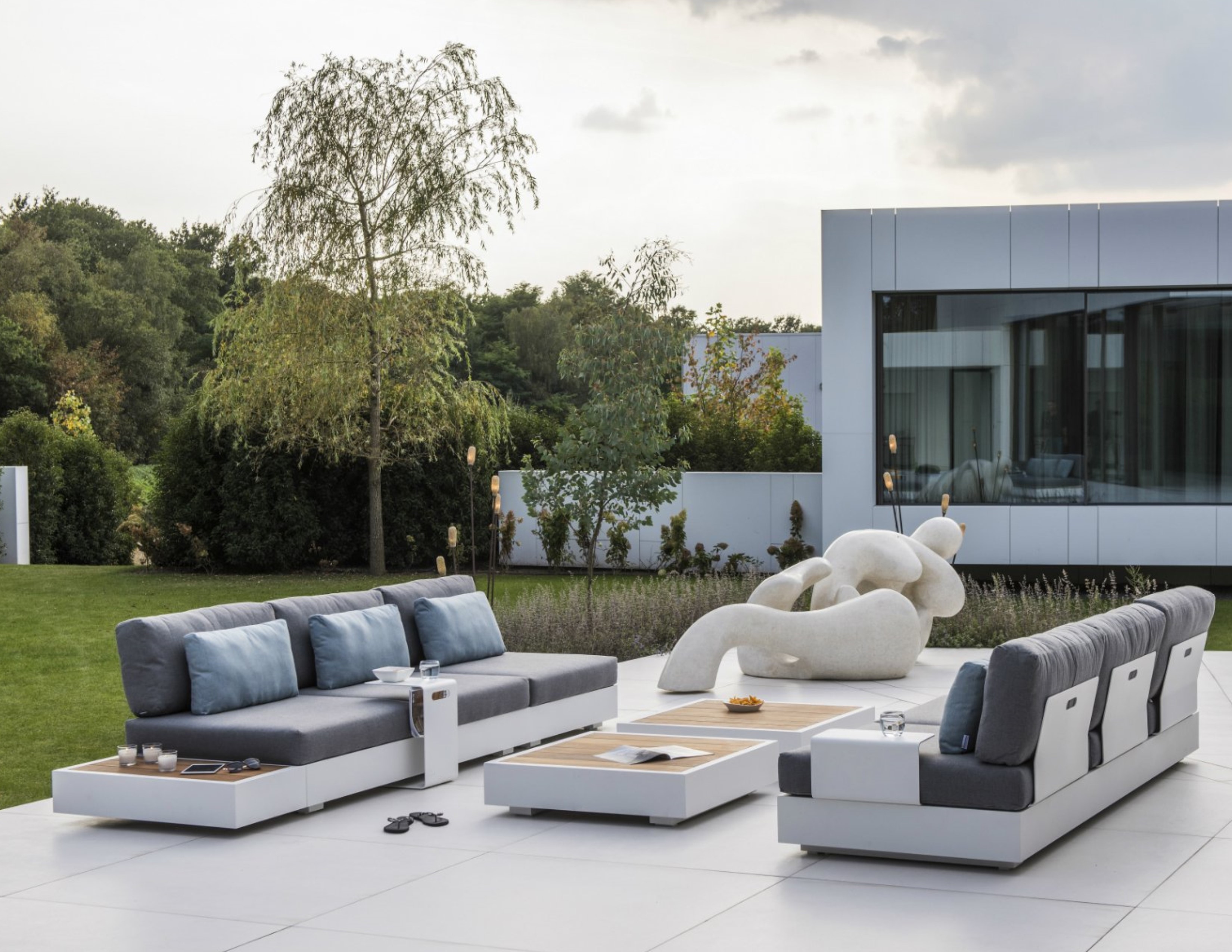 Ari 3 Seater Platform Sofa 106 - Couture Outdoor