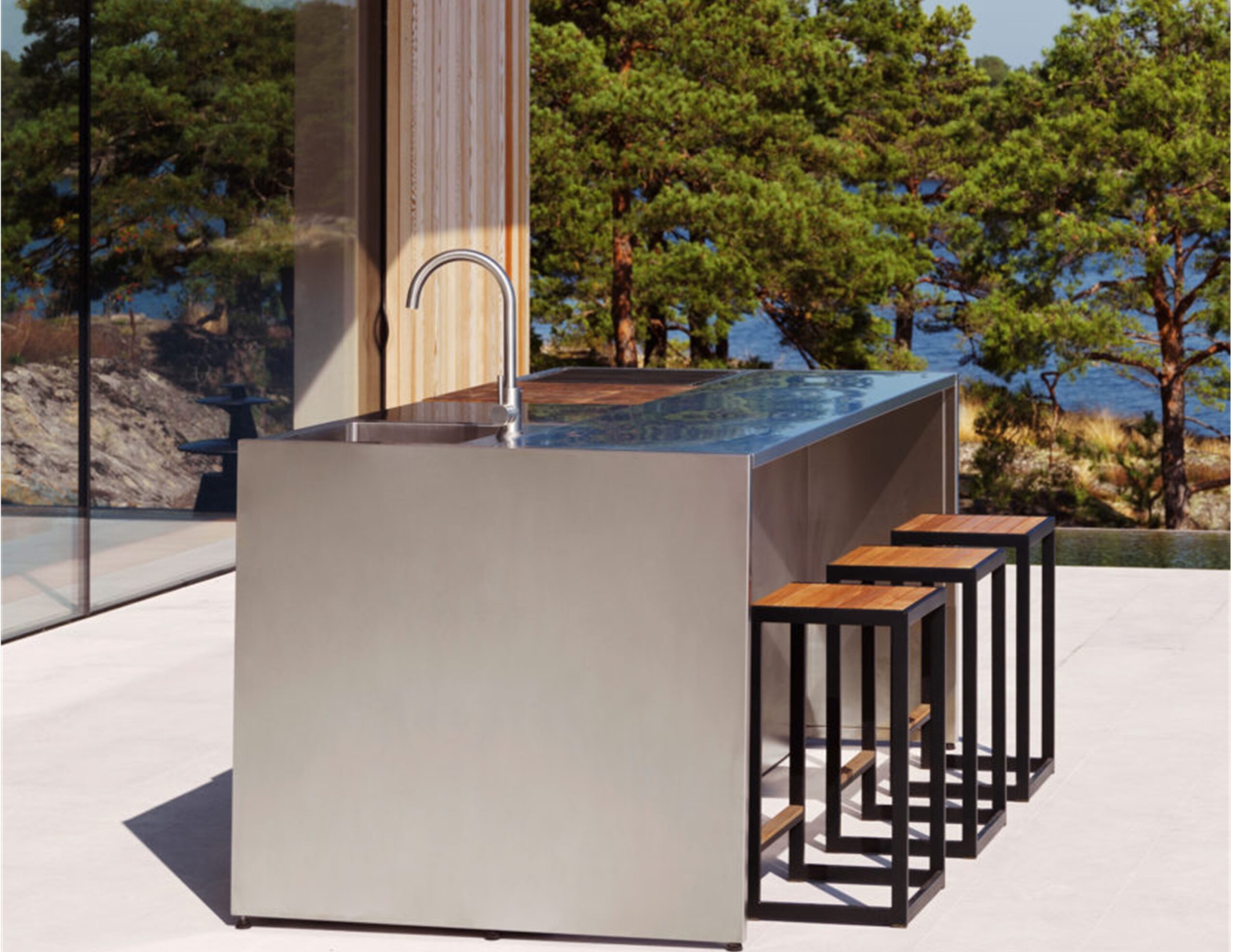 Modern Luxury Custom Outdoor Kitchen Island
