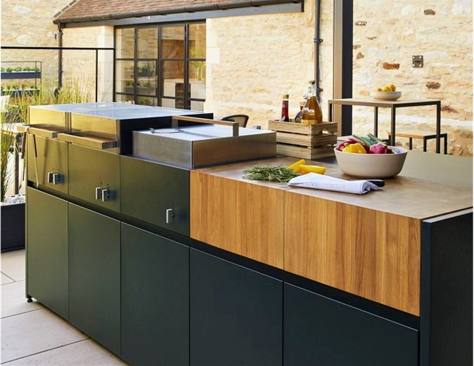 Modern Luxury Custom Outdoor Kitchen Island